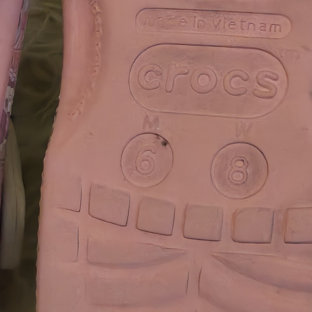 Hello Kitty  Crocs -Pink - Picture 9 of 16